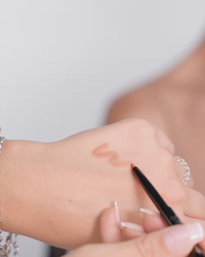 Tužka na rty Matt Lips